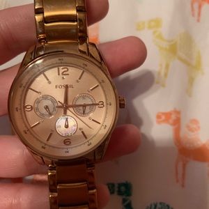 Rose gold Fossil watch